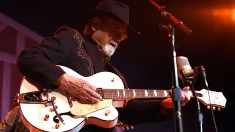 WireImage Duane Eddy performs in 2016