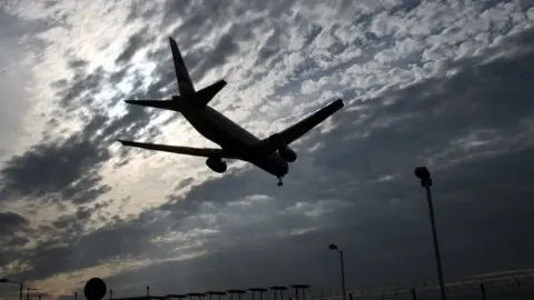 Matt Cardy Plane landing at Heathrow