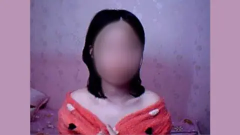 Chun Kiwon Screenshot of Mira on the sexcam site