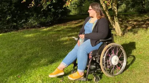 Eleanor Rollinson Holly Greader