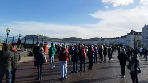 ukmanimal100 protestors in Llandudno