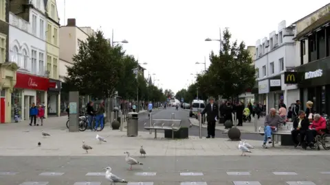 Steve Daniels/Geograph Pier Avenue, Clacton