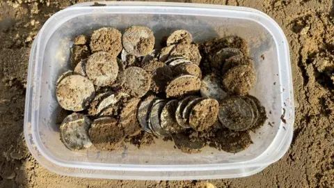 Noonans Silver coins a tub