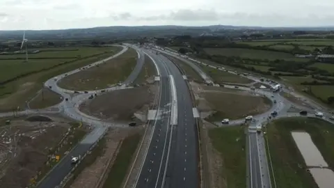 A3 Surrey section of busy road faces full weekend closure