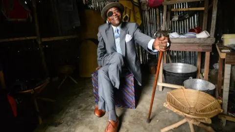 AFP Congolese sapeur