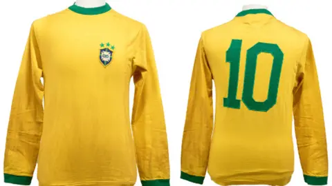 Hansons Auctioneers The shirt
