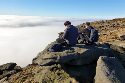 Murtaza Sattar Murtaza Sattar with a cloud inversion at Kinder Scout