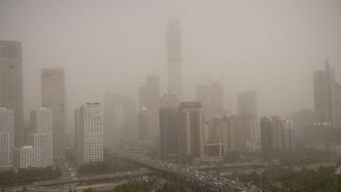 Lack of dust makes China's air pollution much worse - BBC News