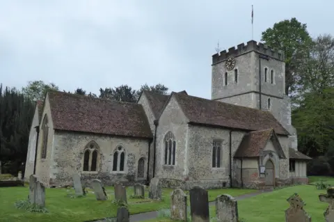 Geograph/Dave Kelly St John the Baptist, Little Marlow