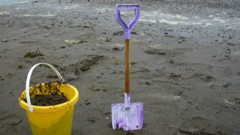 Bucket and spade