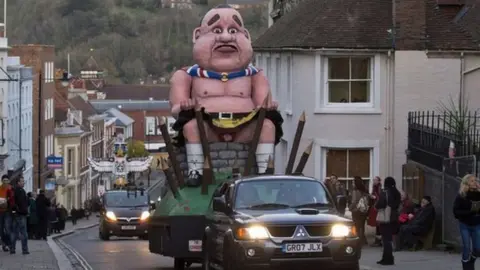 Getty Images An effigy of defeated Scottish independence leader Alex Salmond is paraded through Lewes, Sussex