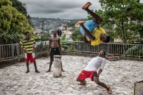 Olivia Acland Roughest Bounds practice