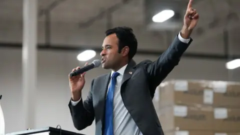 Getty Images Vivek Ramaswamy speaking to supporters