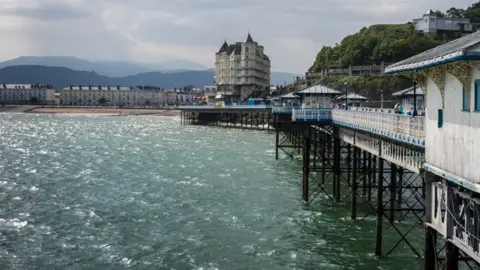 llandudno pier