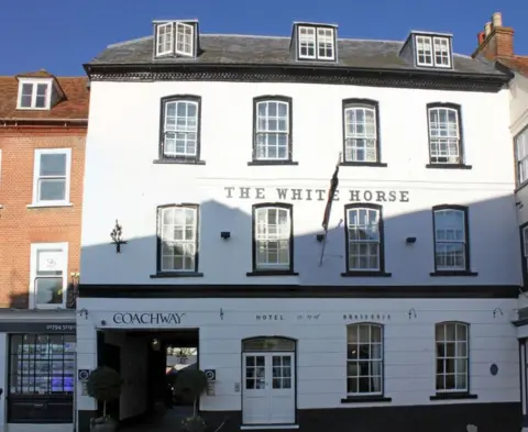 Geograph/Jo Turner The White Horse, Romsey