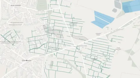 Historic Engalnd Map showing green lines of old settlement remains