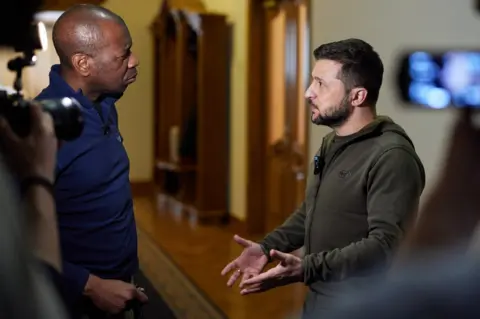 Ukrainian President Volodymyr Zelensky talks to the BBC's Clive Myrie