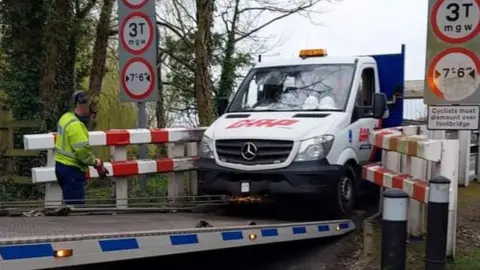 Derbyshire Constabulary Stuck van