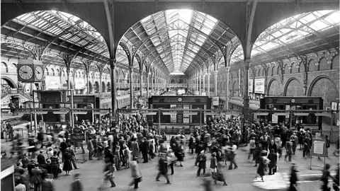 Getty Images Rush hour at Liverpool Street station pre-1985