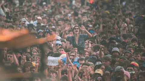 Zeitgeist Crowd at Truck Festival