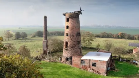 Historic England Lelley Windmill, Elstronwick