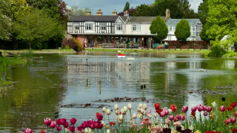 Paul Harrop / Geograph Burnby Hall