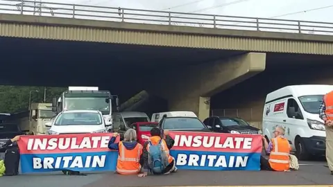 Insulate Britain Insulate Britain M25 protest