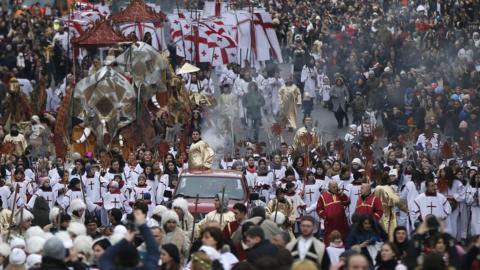 In pictures: Orthodox Christians celebrate Christmas - BBC News