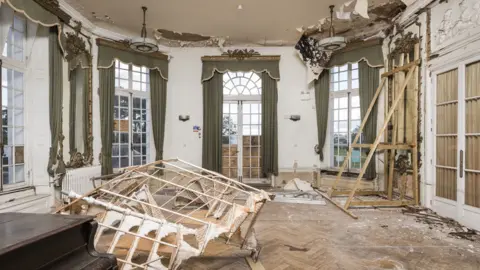 Historic England Oldway Mansion in Paignton in a derelict state