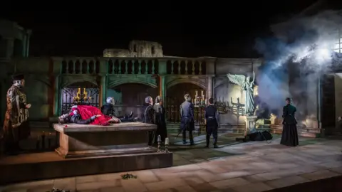 PAMELA RAITH Romeo and Juliet