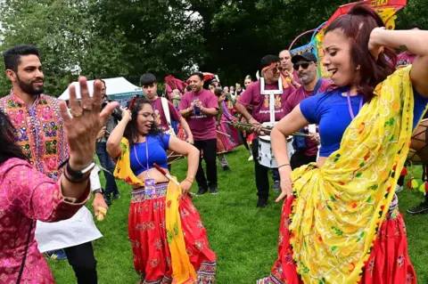 Pacemaker Mela dancers