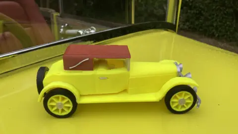 Justin Dealey/BBC 3D printed model of the 1930s classic car