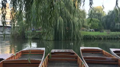 Orla Moore Cam punts