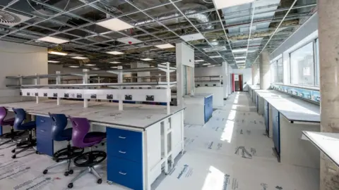 University of Southampton Southampton's Centre for Cancer Immunology