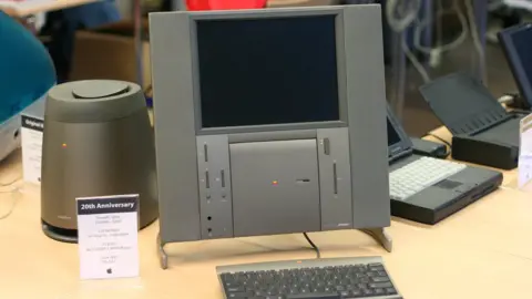 Wolfgang Stief/Flickr The Apple Tam on display