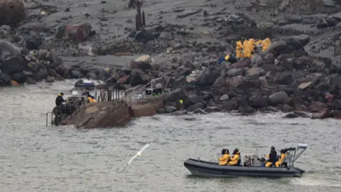 New Zealand Defence Force Rescuers on White Island