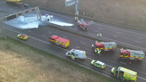 A1 M remains closed after tanker overturns