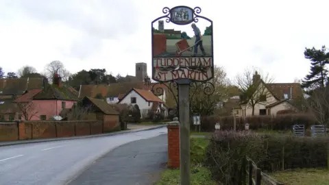 Geograph/Geographer The Tuddenham St Martin village sign