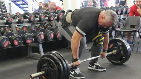 Neil Donohue Sgt Matt Ratana at a weightlifting competition in 2016