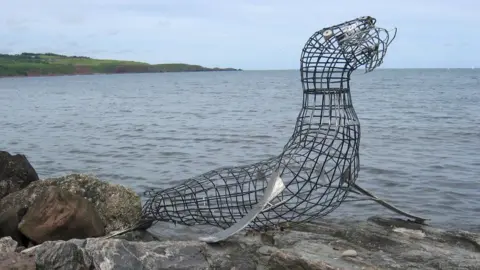 Martin Sim Seal Structure