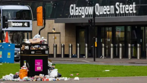 Dan Bell Bins at Queen Street station