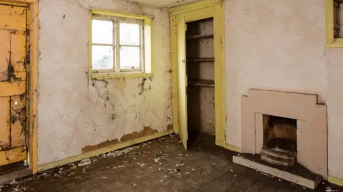 Historic England Canary Cottage