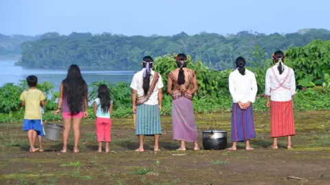 Members of the Achuar in Sharamentsa village