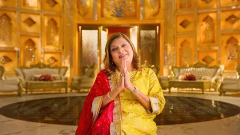 Auntie Samalboysex - Indian Matchmaking on Netflix: 'Sima aunty' raises eyebrows - again