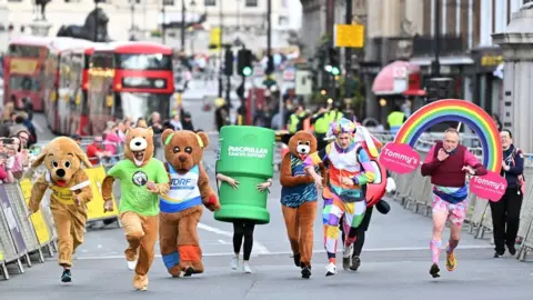 LLHM the annual London Landmarks Charity Mascot Dash