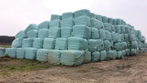 CLA Tonnes of waste was dumped on the Nottinghamshire and Lincolnshire border.