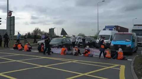 Insulate Britain M25 protest