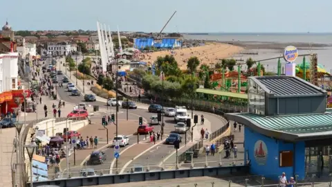 Geograph/Oliver Mills Southend seafront