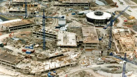 DE&S Abbey Wood during its construction phase in the 1990s