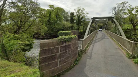 Google streetview Road bridge across the River Wharfe at Ben Rhydding, West Yorkshire